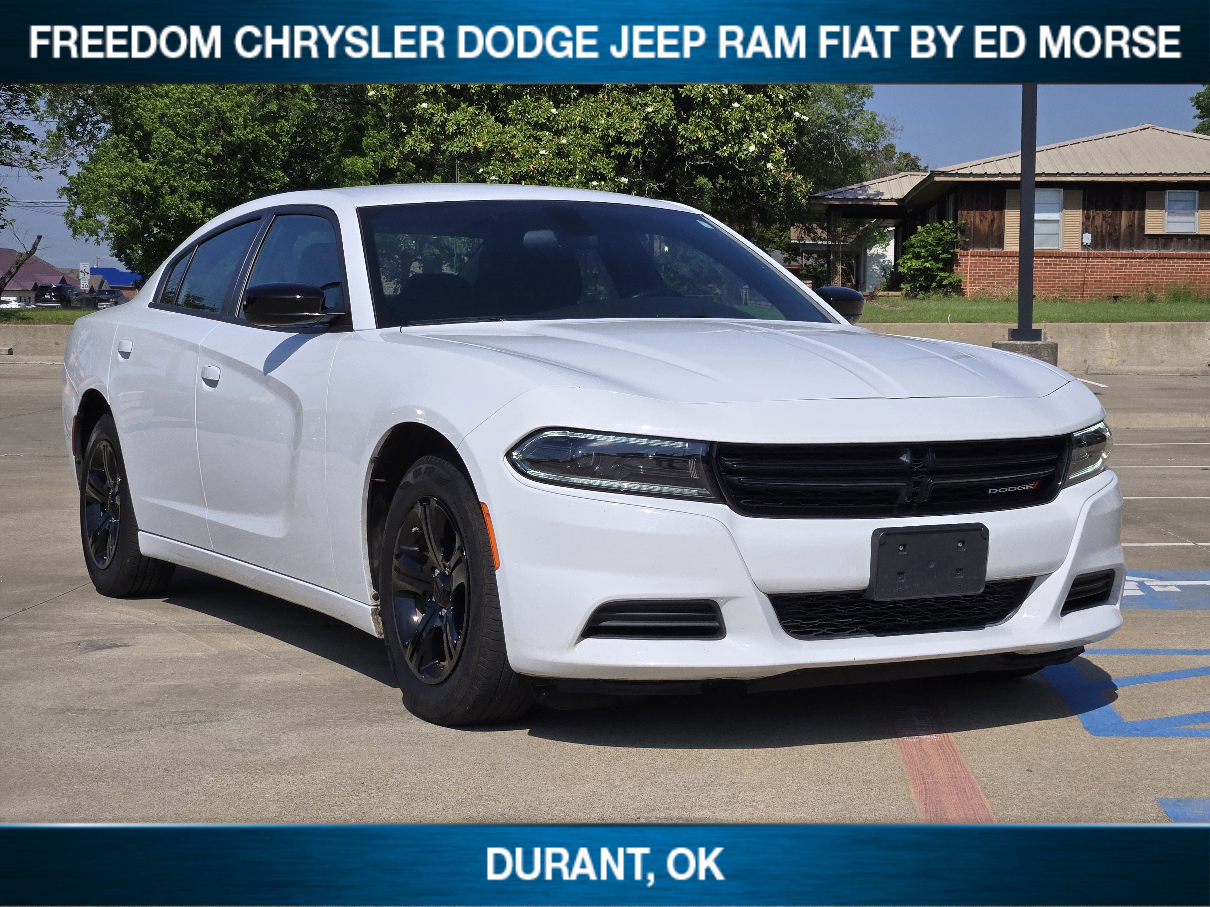 Used 2023 Dodge Charger SXT RWD image 2