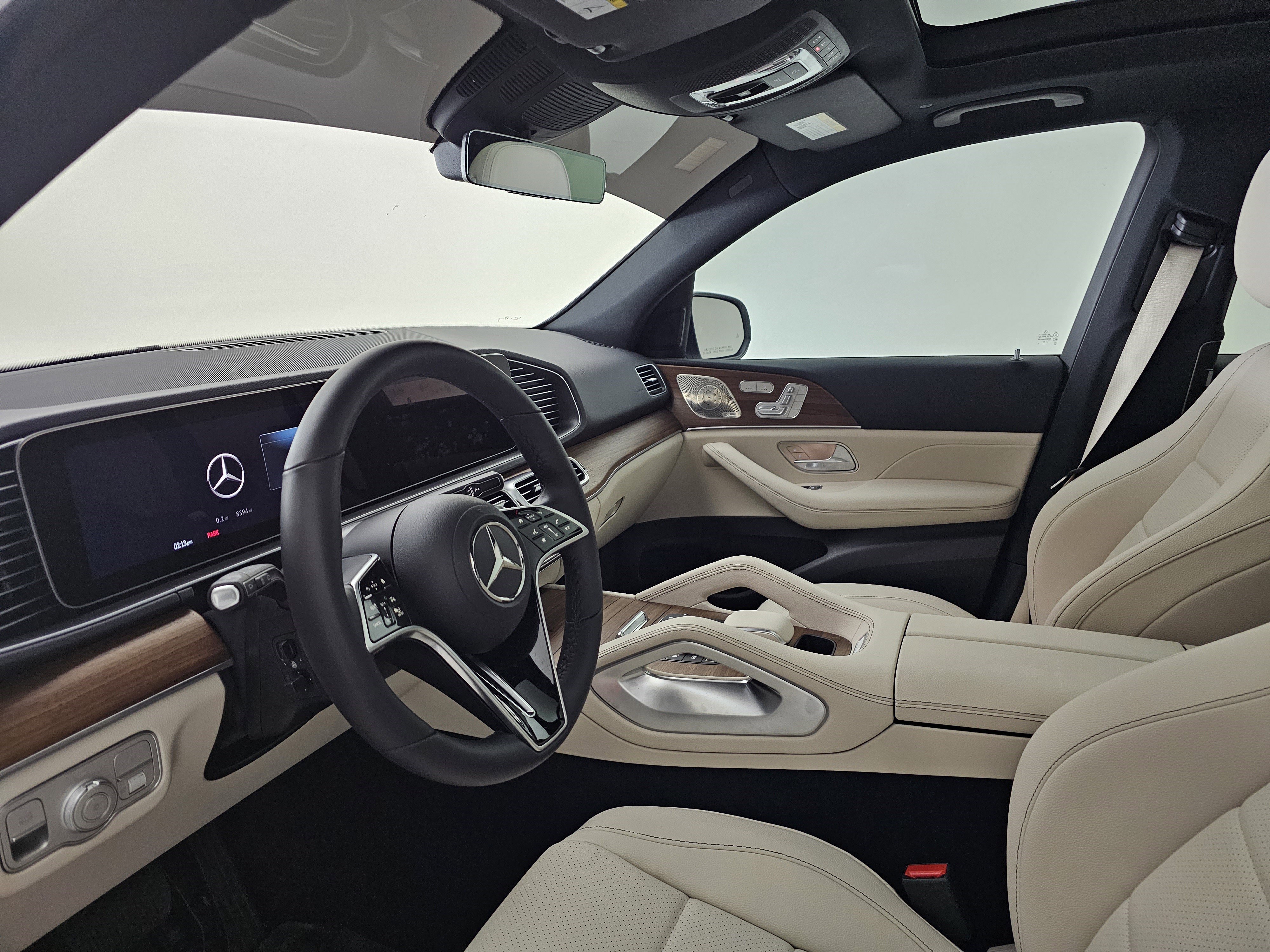 Used 2025 Mercedes-Benz GLE 450e 4MATIC image 6