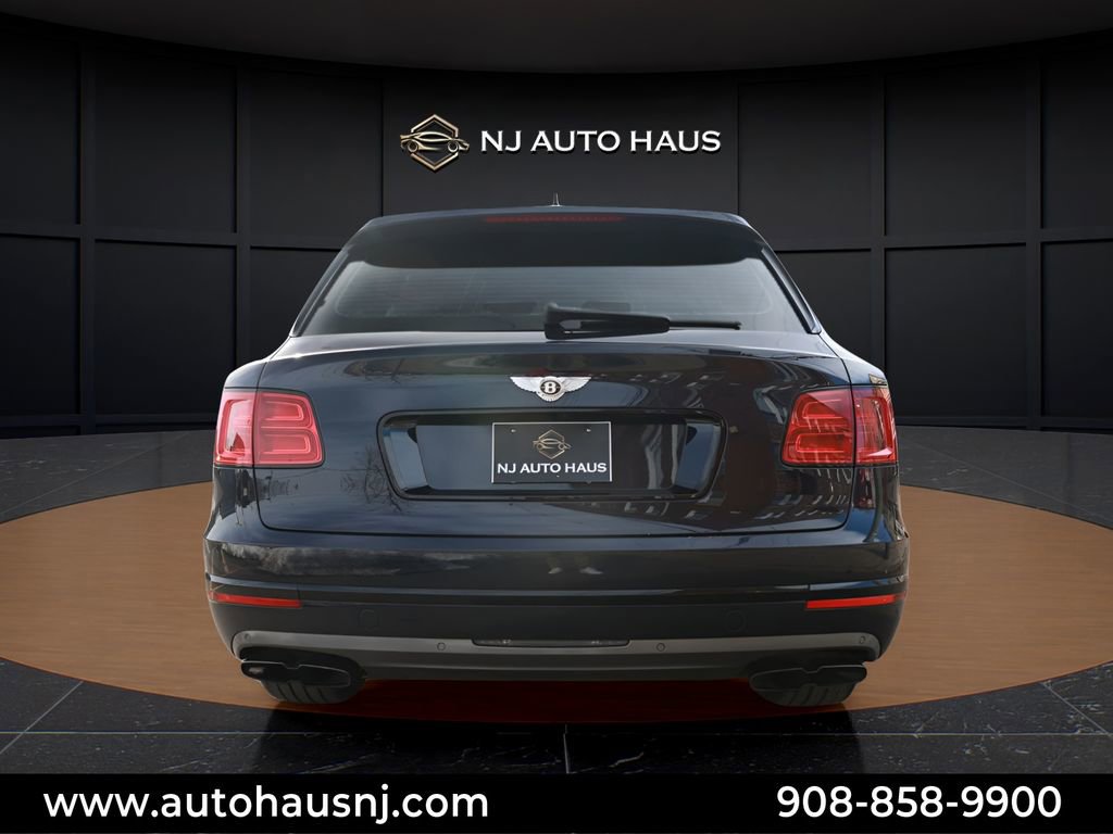 Used 2020 Bentley Bentayga Design Series image 7