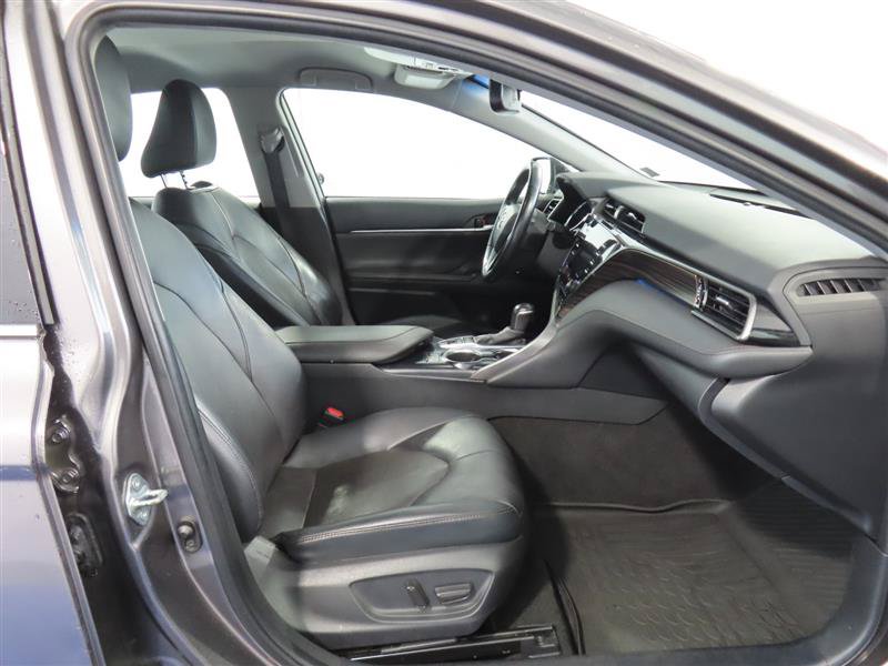 Used 2020 Toyota Camry XLE FWD image 34