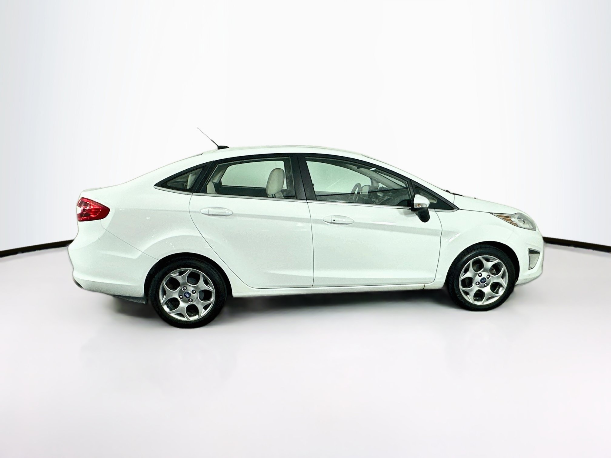 Used 2012 Ford Fiesta SEL FWD image 10