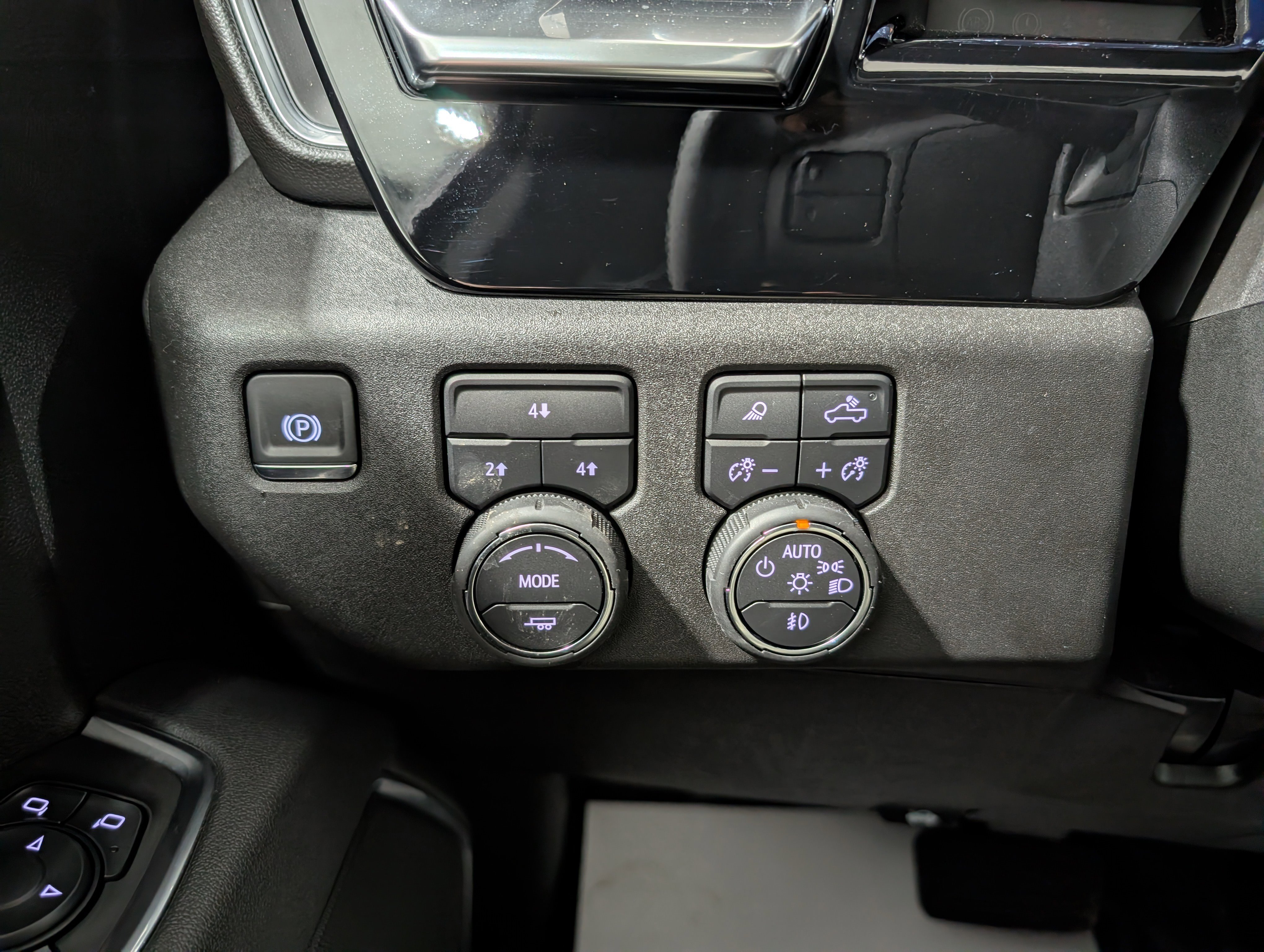 Used 2025 Chevrolet Silverado 2500 LT AWD/4WD image 23
