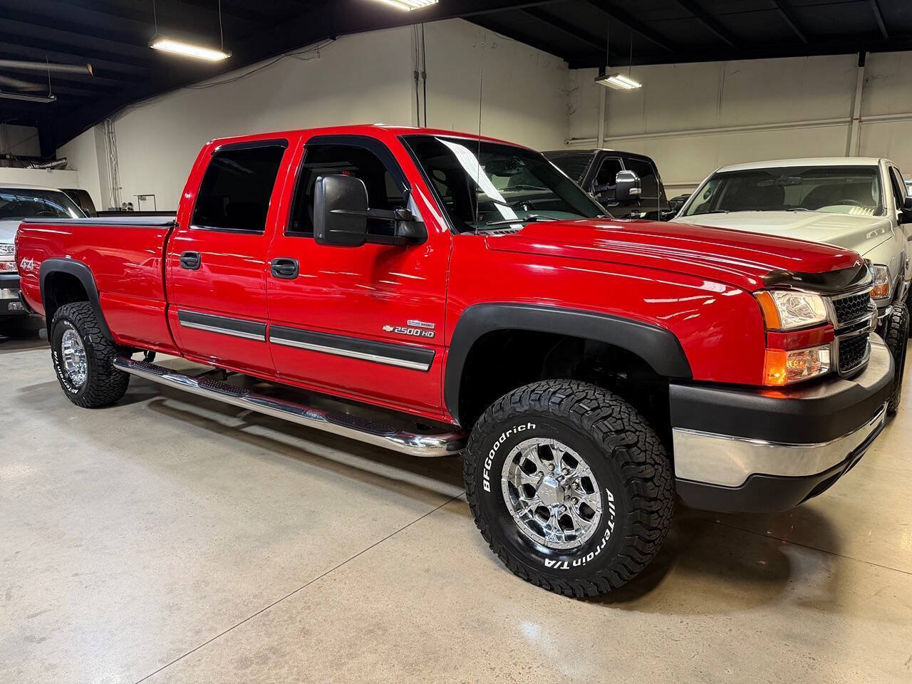 Used 2006 Chevrolet Silverado 2500 LT w/ Heavy-Duty Power Package AWD/4WD image 1