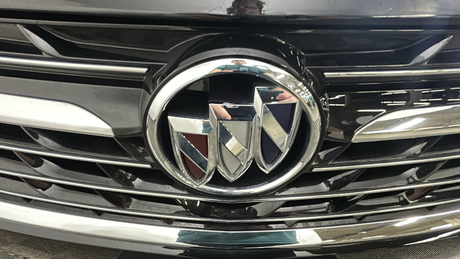 Used 2023 Buick Envision Preferred AWD/4WD image 9