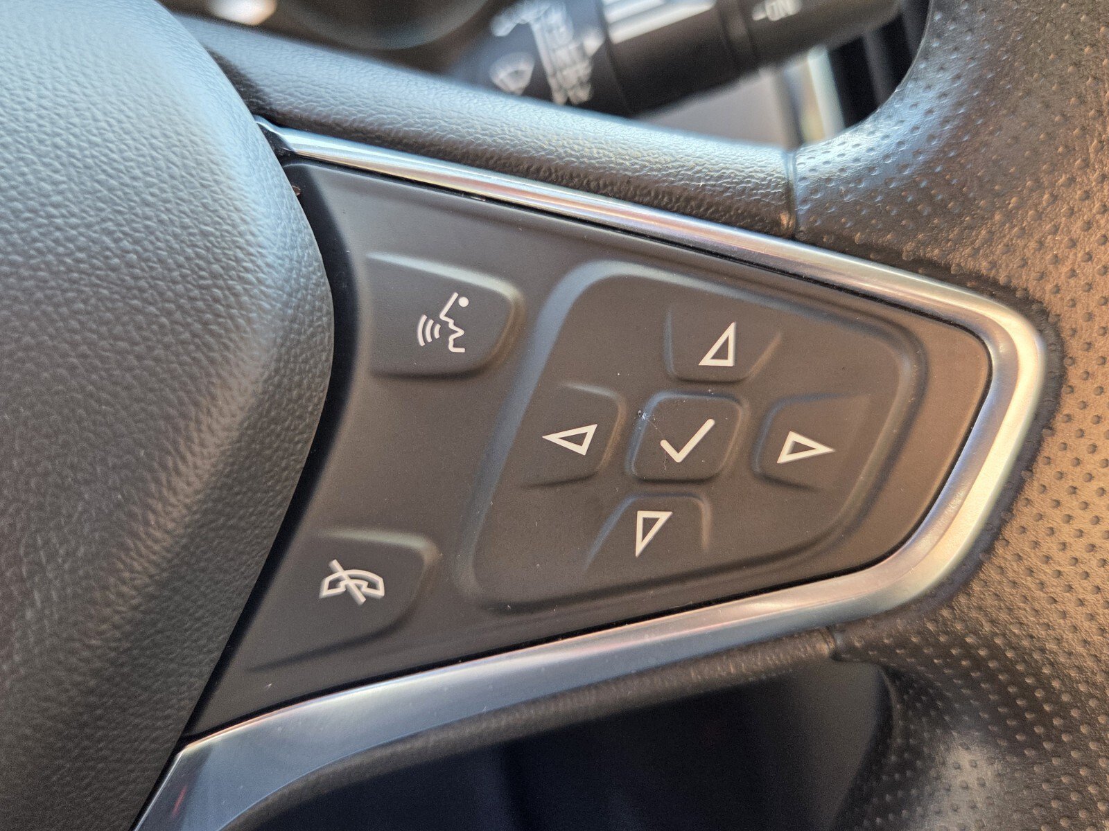 Used 2024 Chevrolet Equinox LS w/ LS Convenience Package FWD image 33