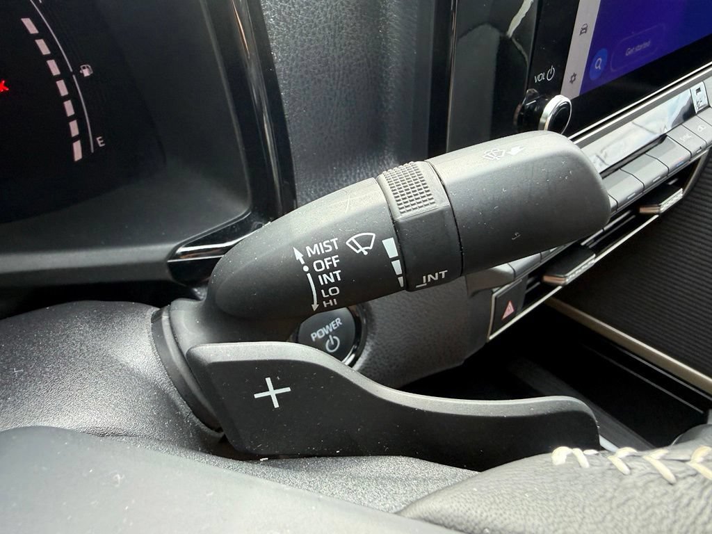 Used 2025 Toyota Camry SE FWD image 28