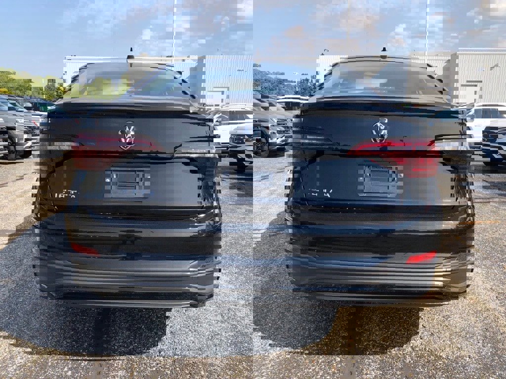 Used 2024 Volkswagen Jetta S image 5