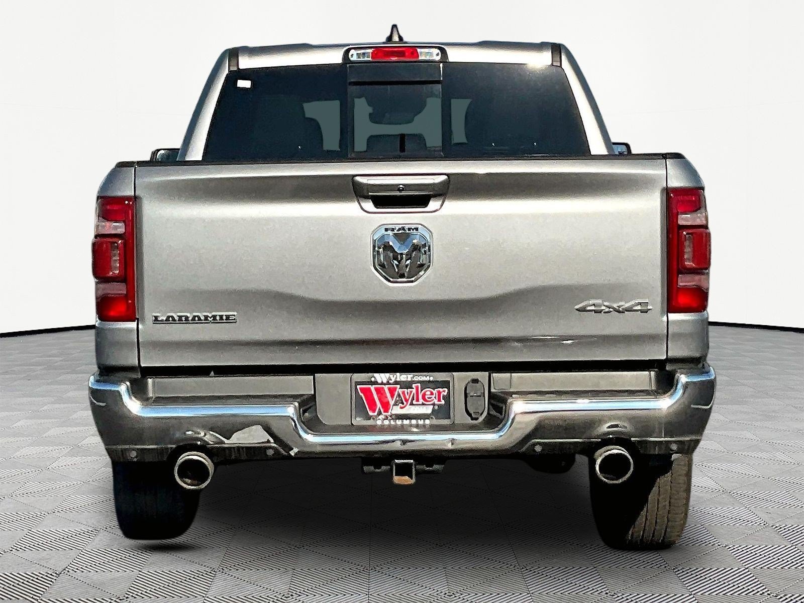 Used 2023 RAM 1500 Laramie AWD/4WD image 5