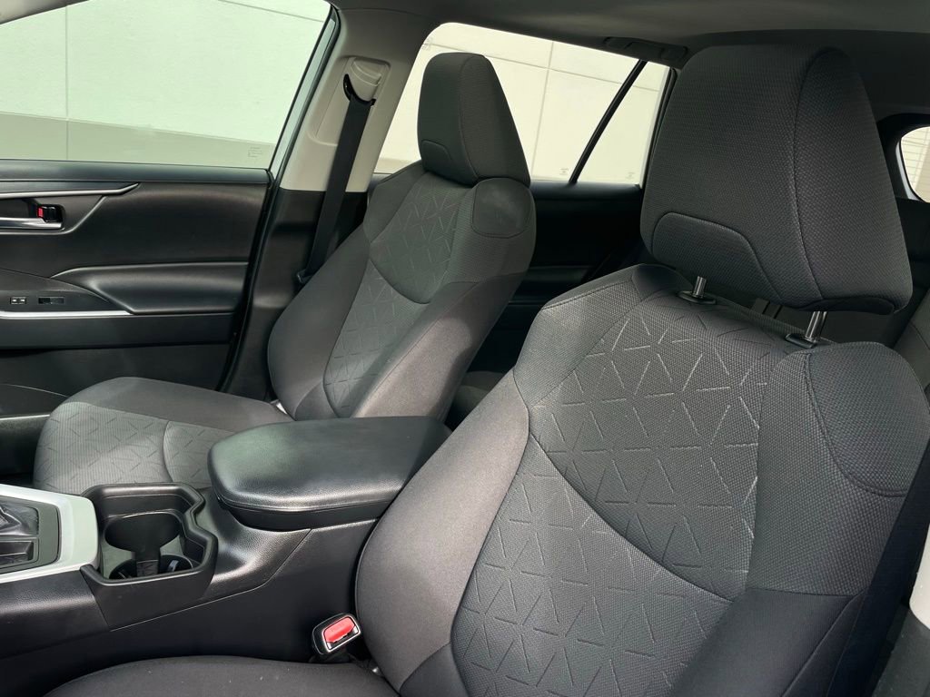 Used 2021 Toyota RAV4 XLE image 24