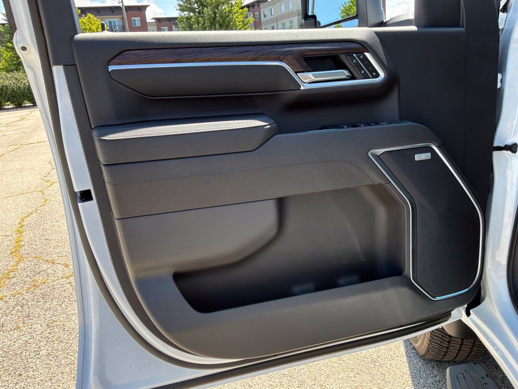 New 2026 GMC Sierra 3500 SLT AWD/4WD image 33