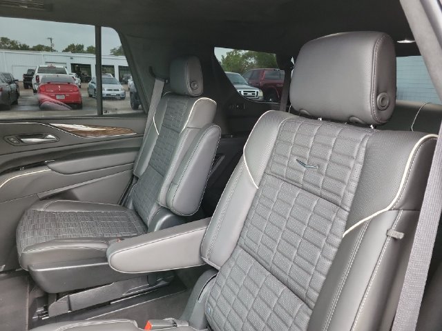 Used 2024 Cadillac Escalade Sport Platinum w/ LPO, ONYX Package AWD/4WD image 14