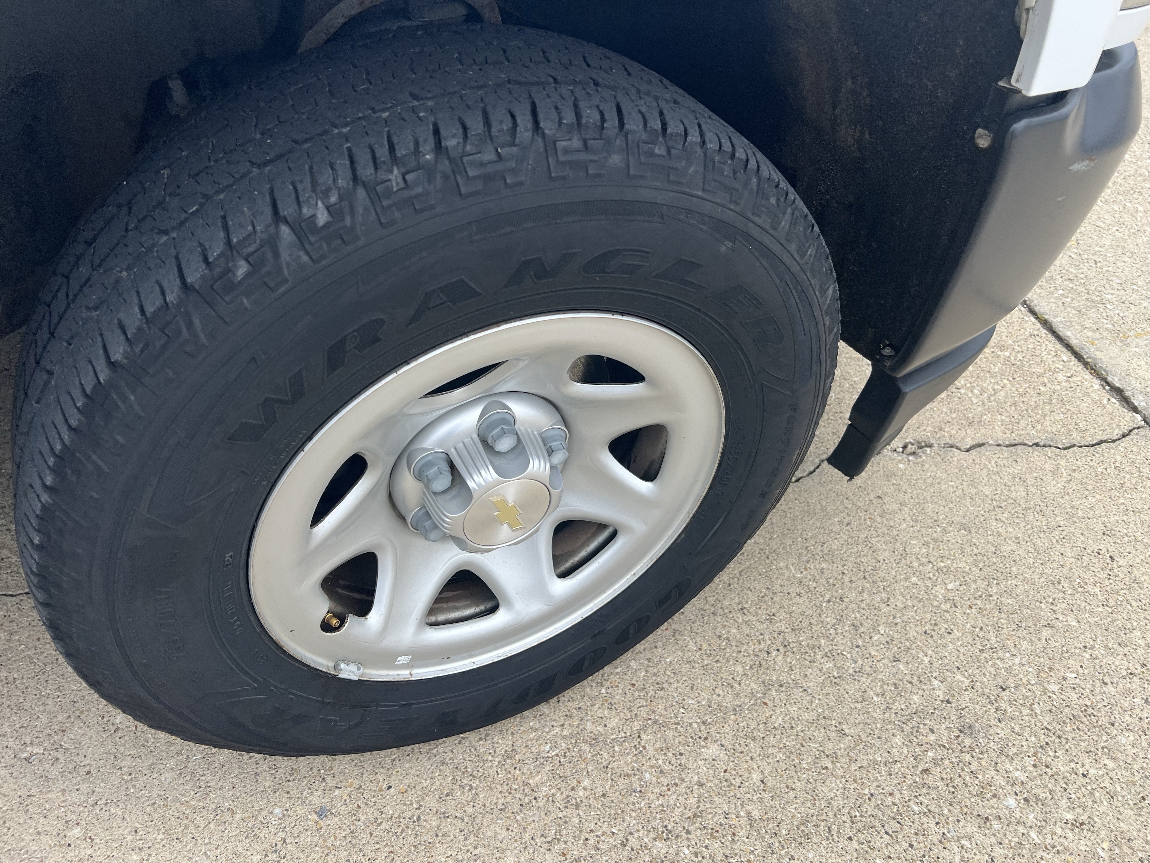 Used 2018 Chevrolet Silverado 1500 W/T RWD image 9