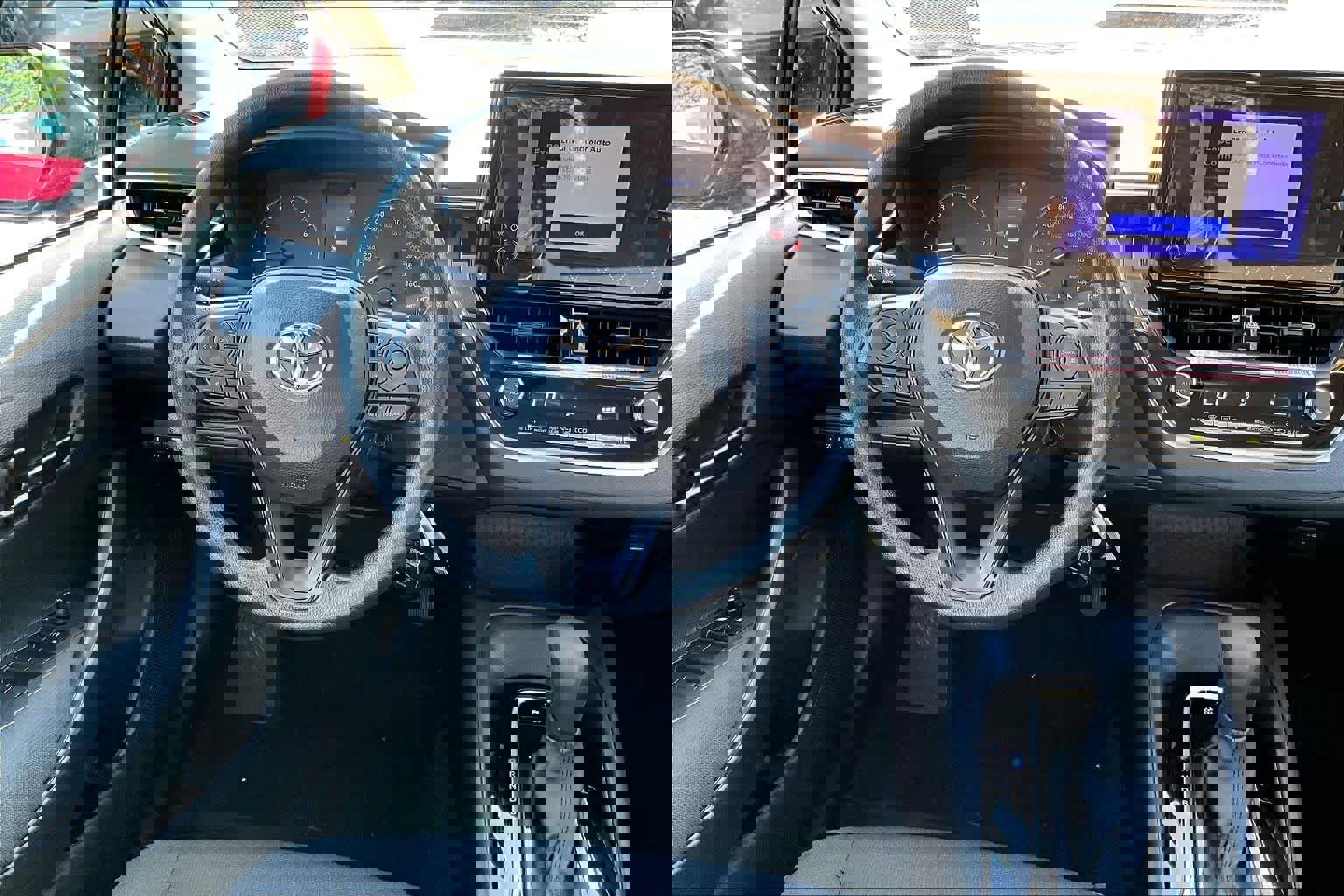 Certified 2025 Toyota Corolla LE image 5