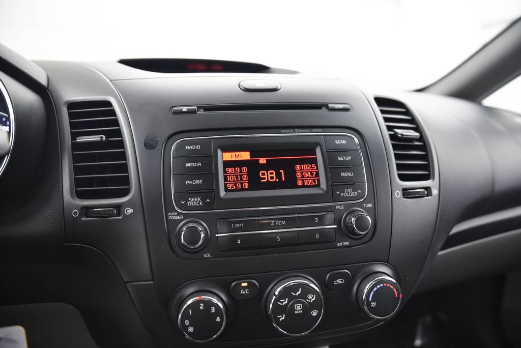 Used 2016 Kia Forte LX image 19