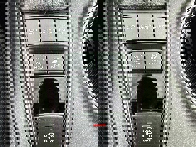 Used 2024 Toyota Camry SE image 20