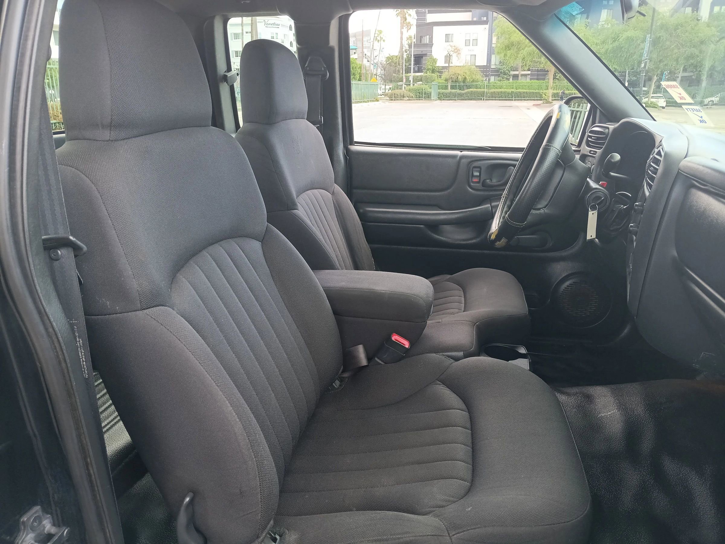 Used 2003 Chevrolet S10 Pickup 2WD Extended Cab image 11