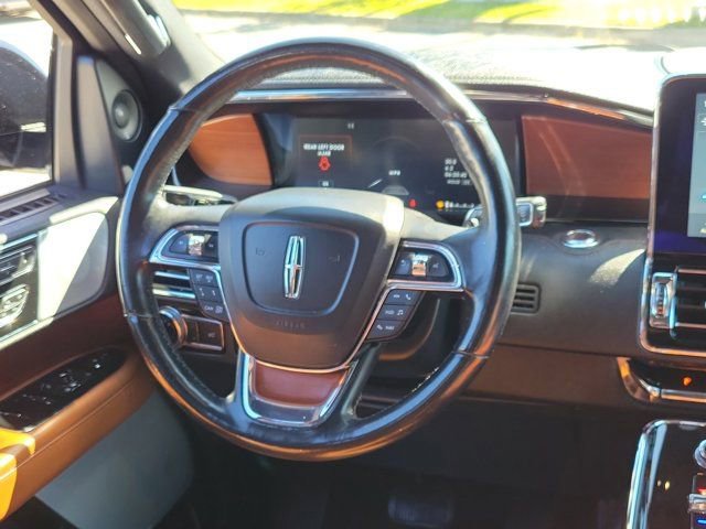 Certified 2020 Lincoln Navigator L Reserve w/ Luxury Package AWD/4WD image 21