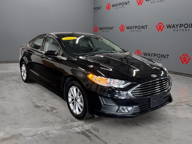 Used 2019 Ford Fusion SE FWD image 1