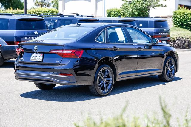 Used 2023 Volkswagen Jetta SE FWD image 5