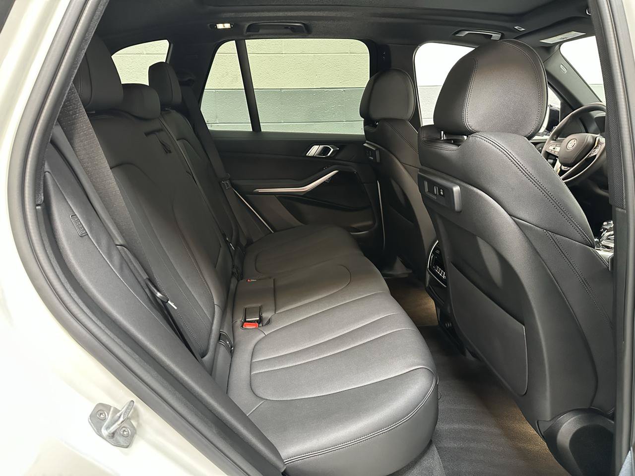 Used 2020 BMW X5 xDrive40i w/ Convenience Package AWD/4WD image 11