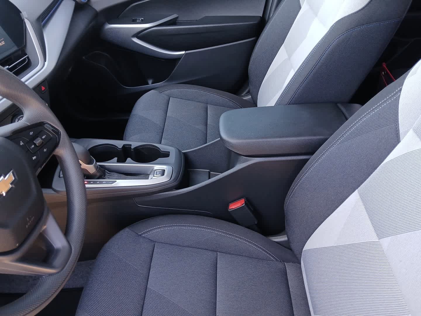 New 2026 Chevrolet Trax LS w/ LS Convenience Package FWD image 28