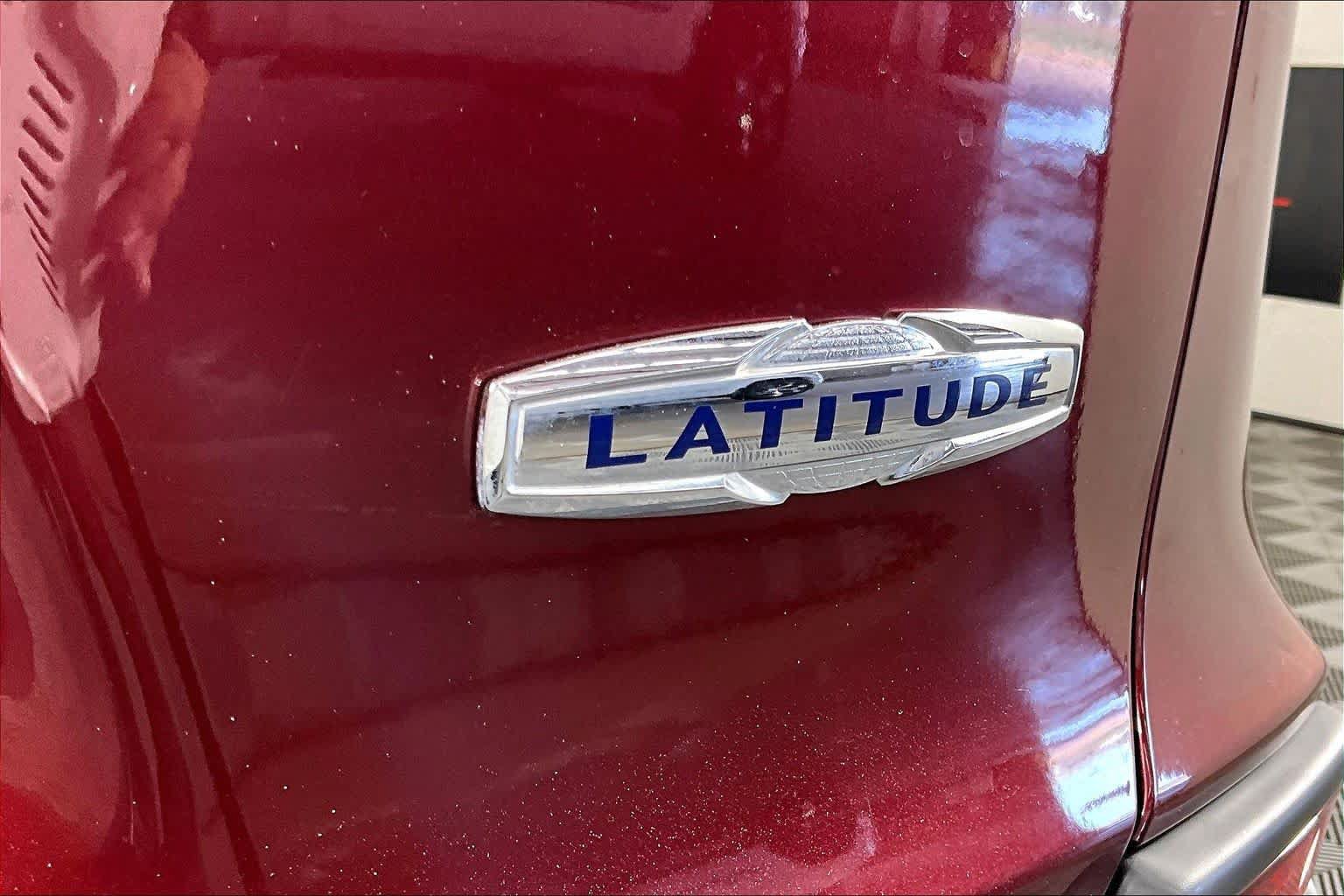 Used 2019 Jeep Cherokee Latitude w/ Popular Appearance Group FWD image 30