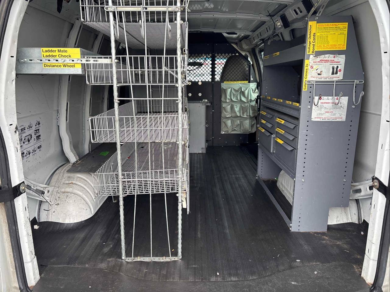 Used 2012 Chevrolet Express 2500 RWD image 9