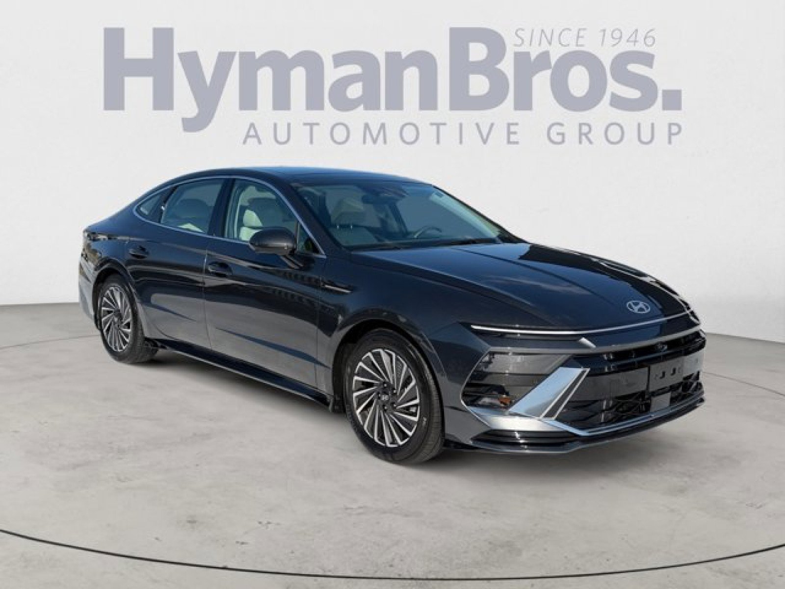Used 2025 Hyundai Sonata Limited FWD image 1