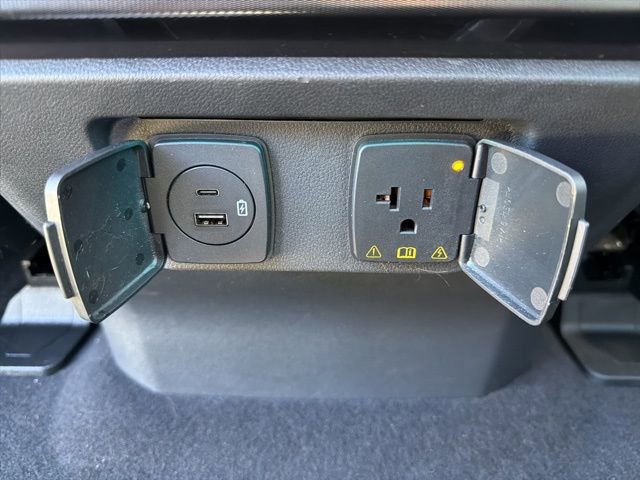 Used 2023 Ford F150 Lightning Platinum AWD/4WD image 24