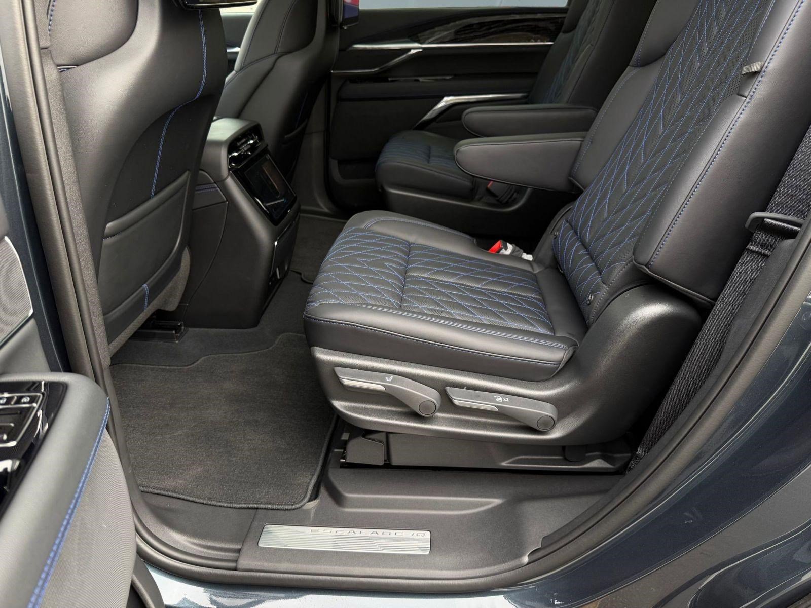 New 2026 Cadillac Escalade IQ Luxury 1 AWD/4WD image 11