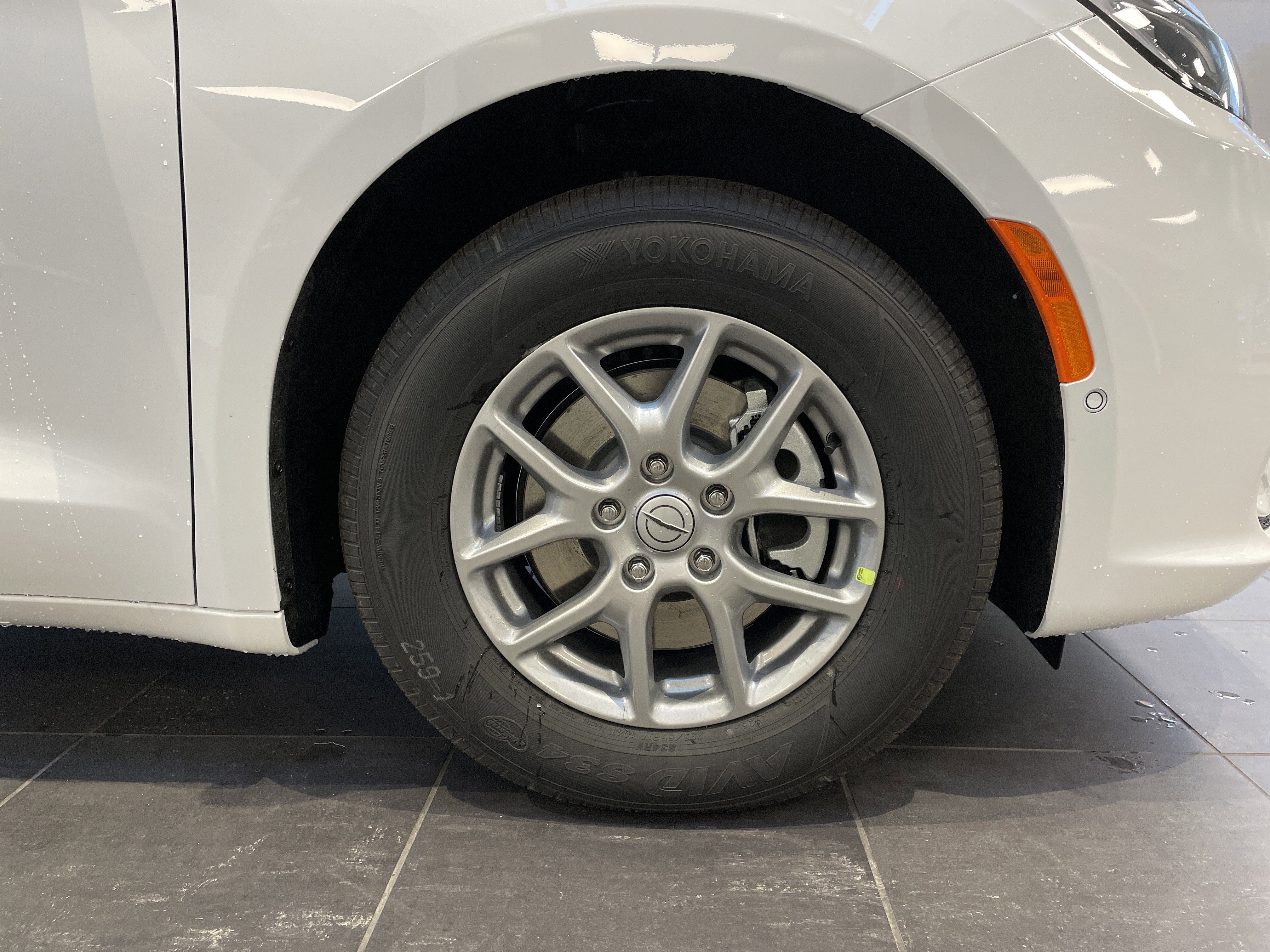 New 2026 Chrysler Pacifica Select image 12