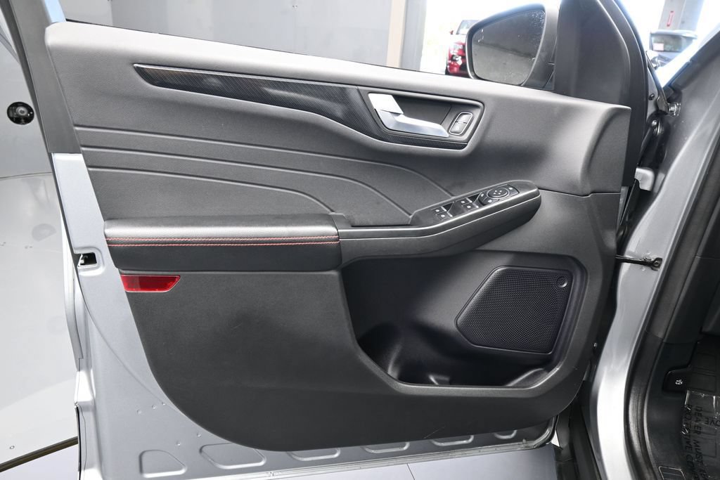 Used 2024 Ford Escape ST-Line FWD image 25