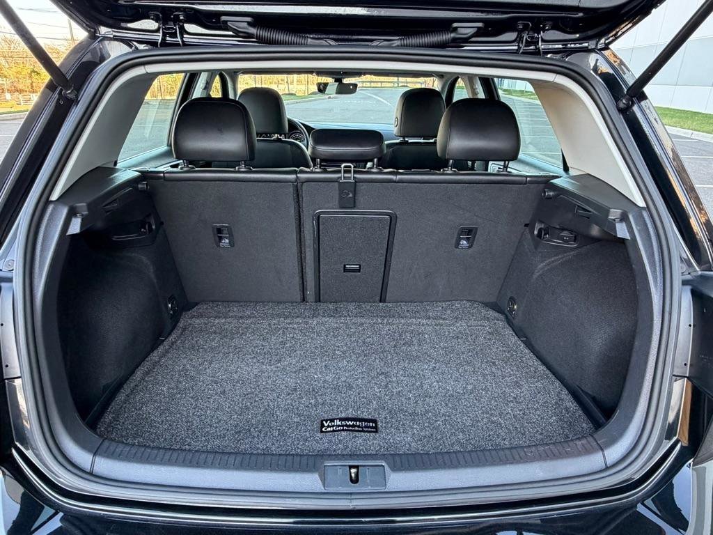 Used 2020 Volkswagen Golf 4-Door image 24