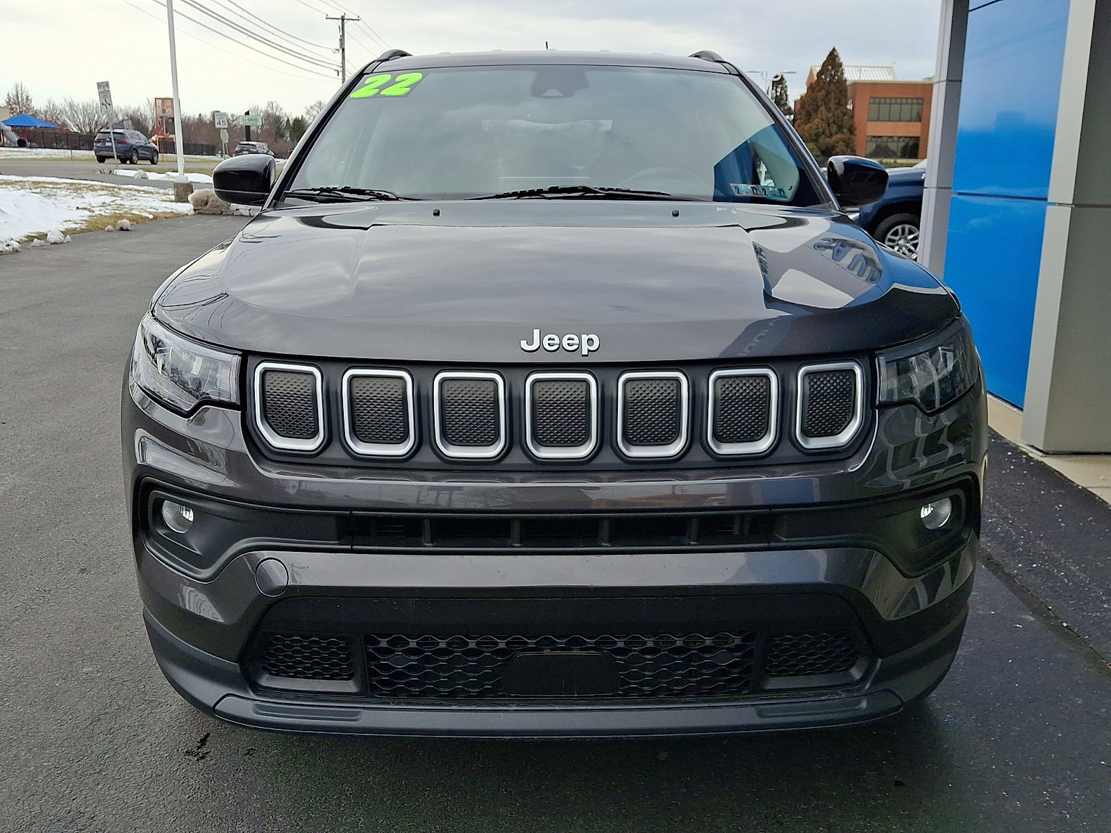 Used 2022 Jeep Compass Latitude image 2