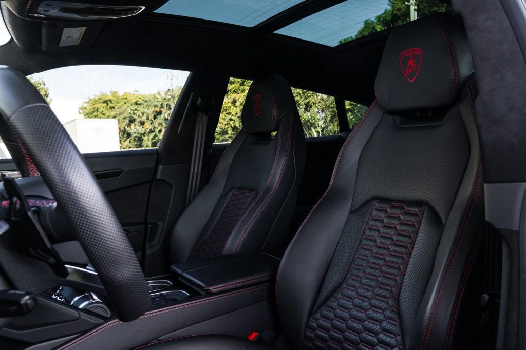 Used 2022 Lamborghini Urus image 13