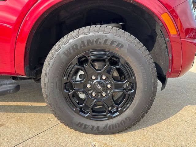 Used 2025 Ford Ranger Lariat w/ Black Appearance Package AWD/4WD image 9