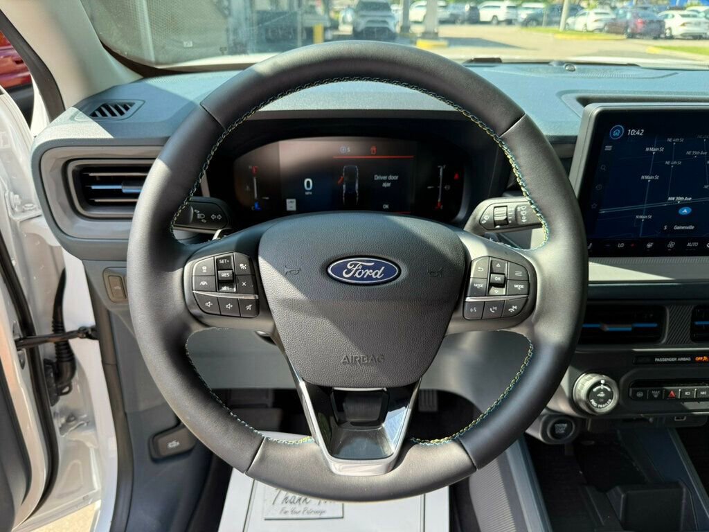 Used 2025 Ford Maverick Lobo image 5