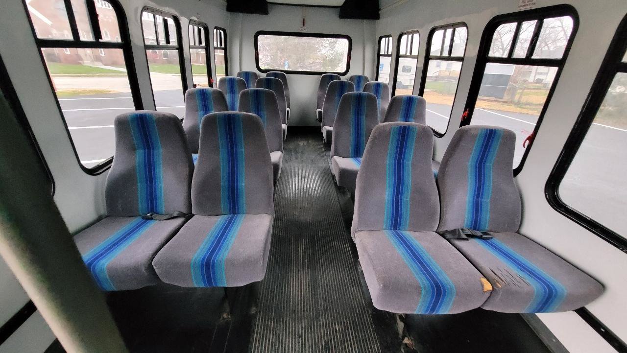 Used 2006 Ford E-450 and Econoline 450 RWD image 12