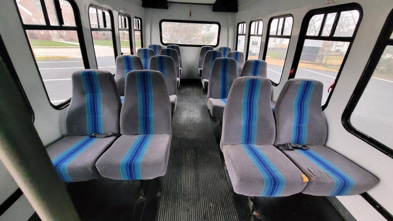 Used 2006 Ford E-450 and Econoline 450 RWD image 12