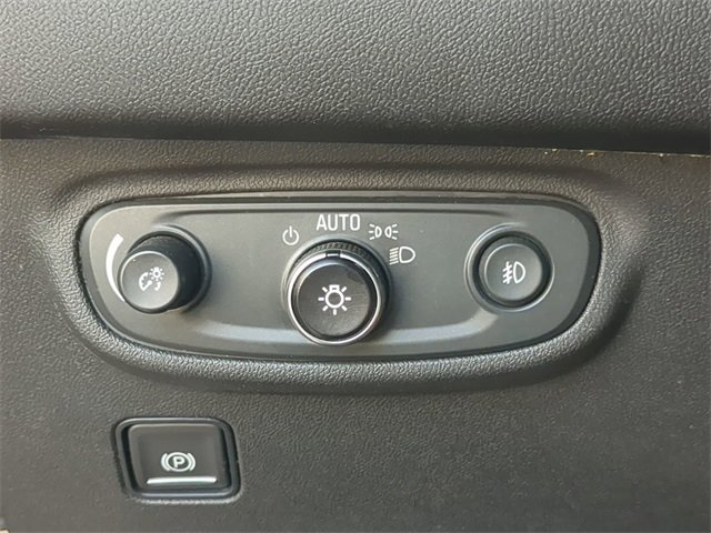 Used 2021 GMC Terrain SLT w/ Elevation Edition image 28