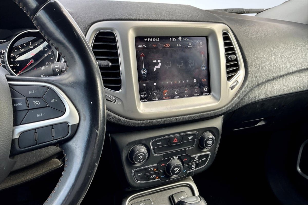 Used 2019 Jeep Compass Latitude w/ Popular Equipment Group image 6