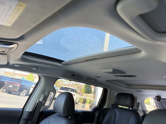 Used 2024 Kia Carnival SX Prestige image 34