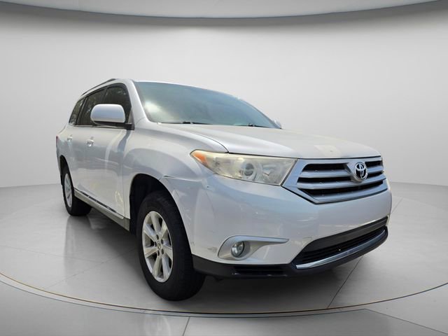 Used 2012 Toyota Highlander 4WD w/ Tech Pkg image 4