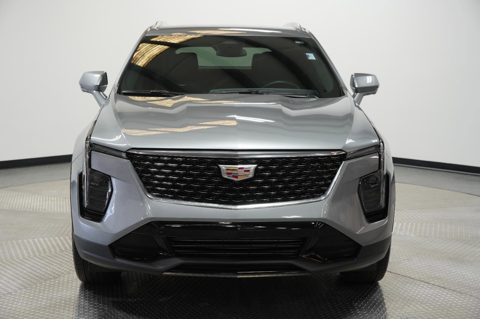 Used 2025 Cadillac XT4 Premium Luxury image 2