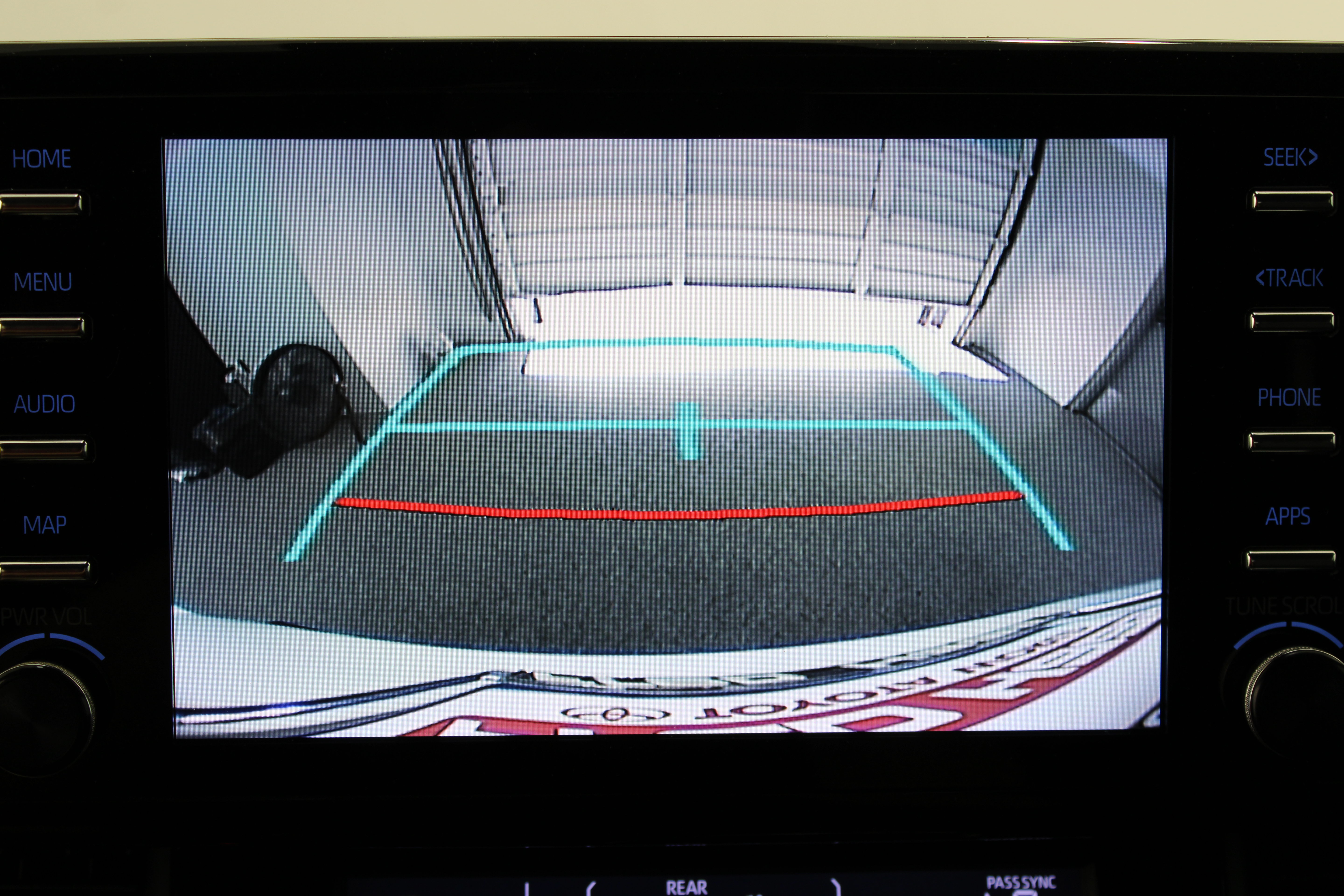 Used 2023 Toyota Sienna XSE FWD image 22