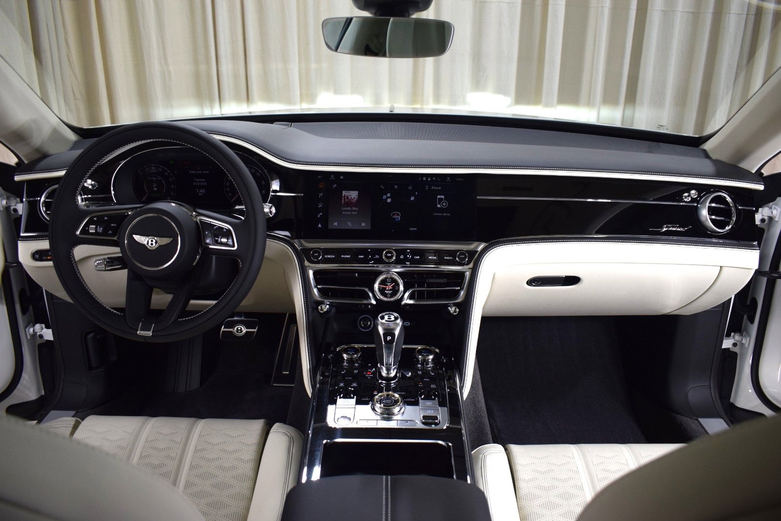 New 2025 Bentley Flying Spur Plug-In Hybrid image 2