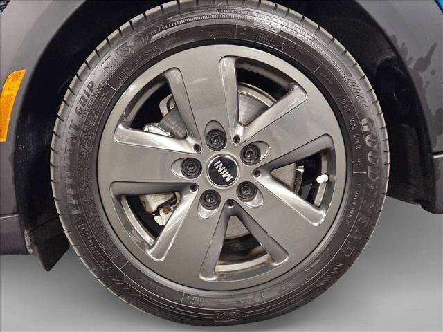 Used 2024 MINI Cooper 2-Door Hardtop FWD image 19