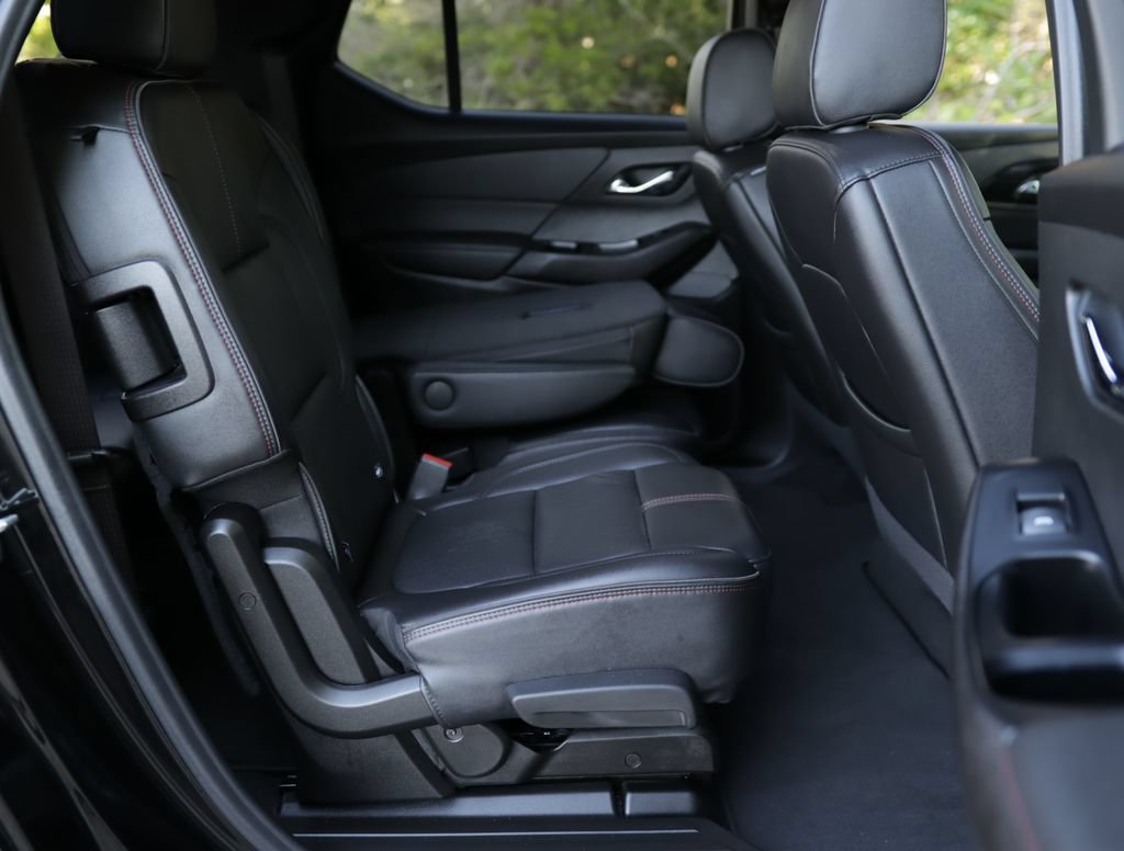 Used 2023 Chevrolet Traverse RS FWD image 33
