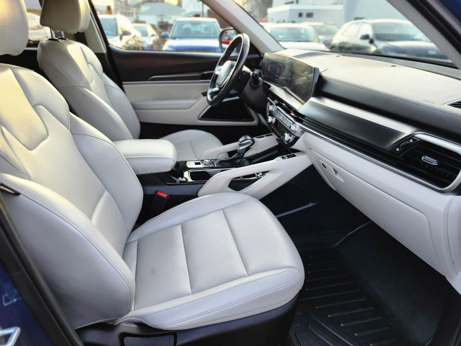 Used 2024 Kia Telluride S w/ S Sunroof Package image 11