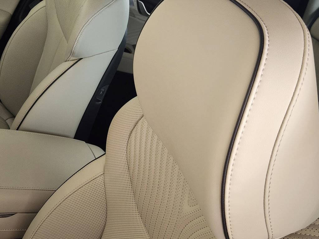 Used 2025 Hyundai Santa Fe Limited FWD image 15